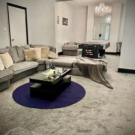 Haven Hideout 4 Bed With Sauna, Cinema & Gym Royton Exterior foto